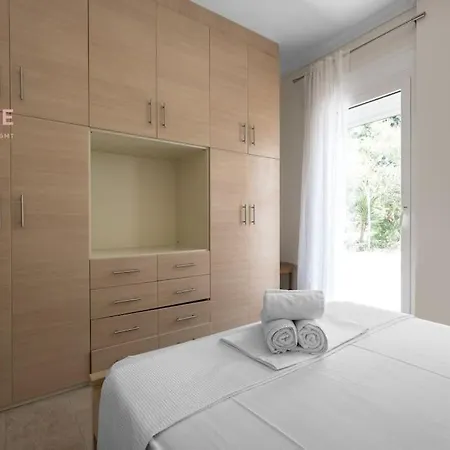 Kalesma, Nilie Hospitality Mgmt * Paliouri